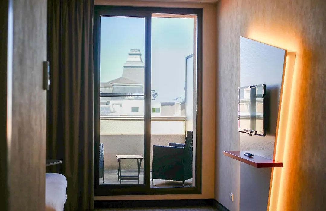 ibis Styles Poitiers Centre-1