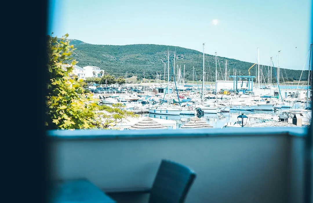 Marina D'oro-1