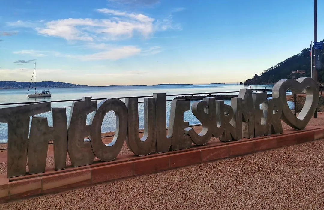Rousseau-1