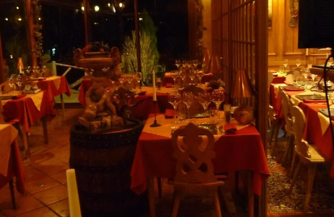 Hotel Restaurant Les Pins logis-1