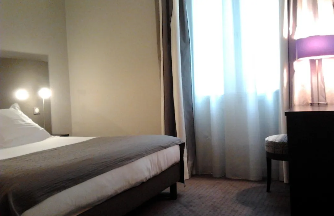 Hotel Ronsard-1
