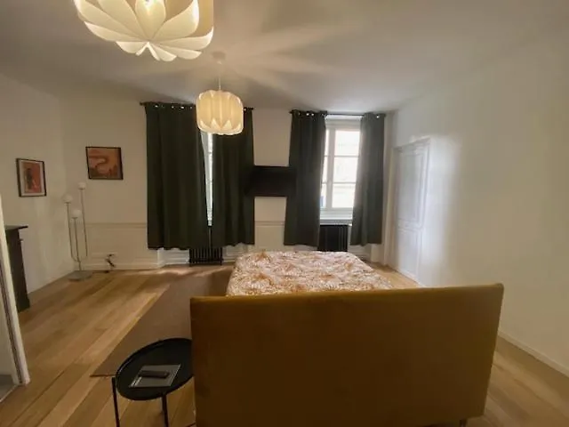 Chez Victor H-1