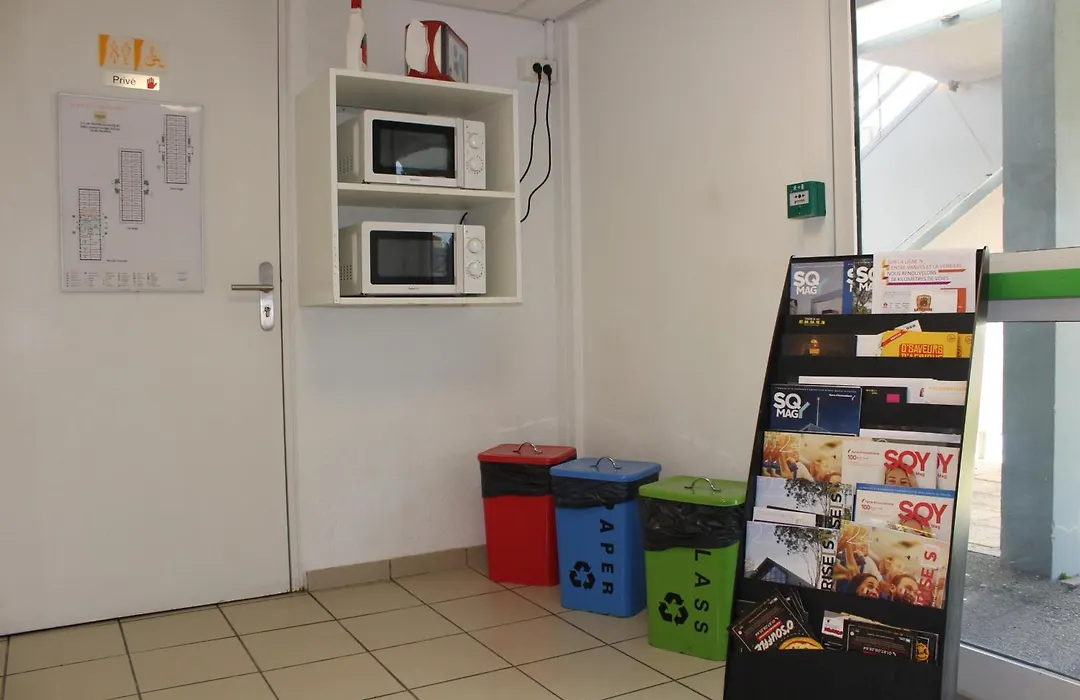 Premiere Classe St Quentin en Yvelines Elancourt-1