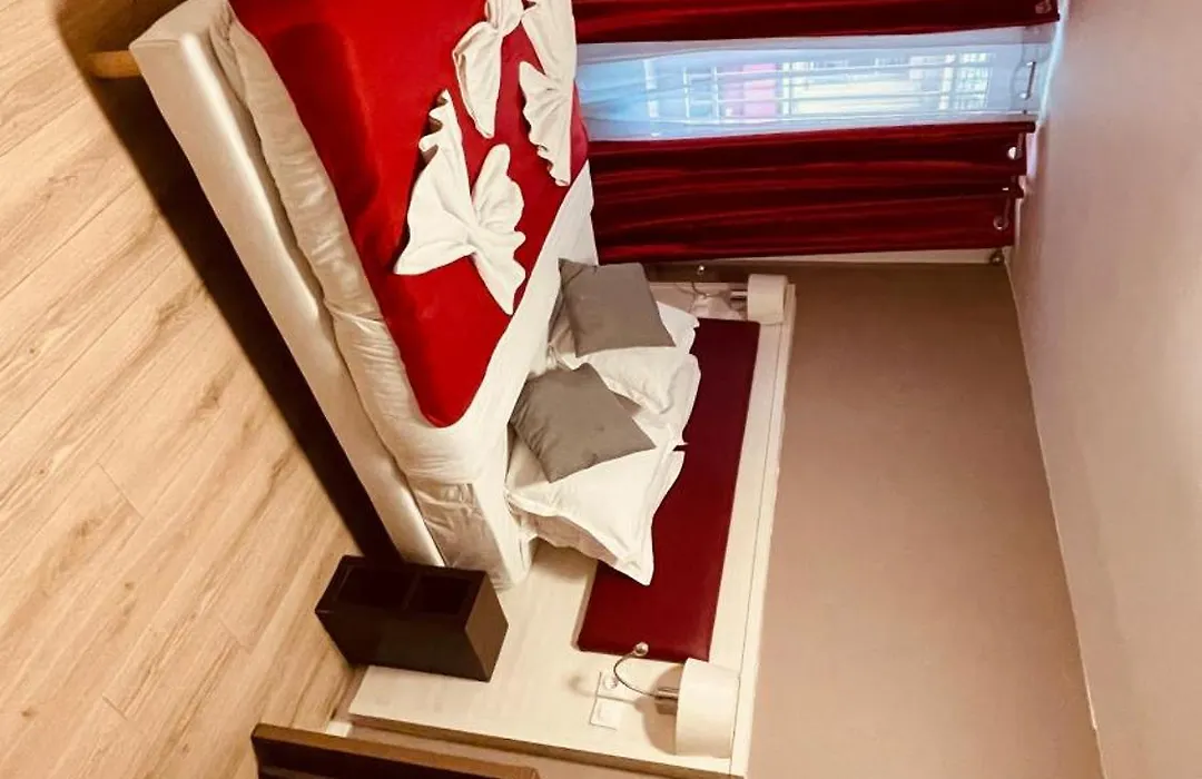 Jeff Hotel-1