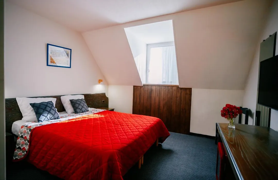Hôtel Le Montaigu-1