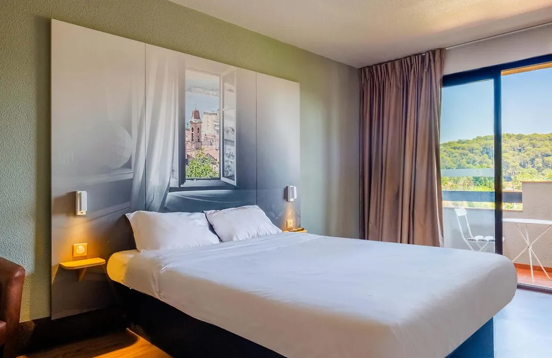 B&B HOTEL Villeneuve Loubet Village-1