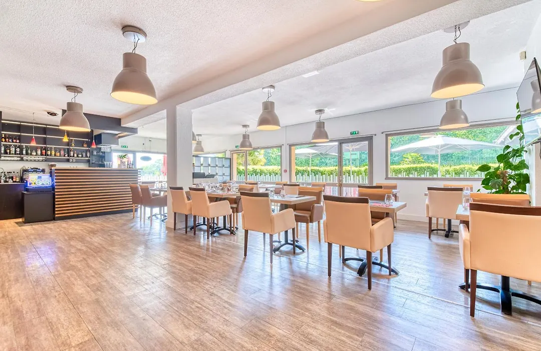 Atoll Hotel Logis Angers, Beaucouzé-1