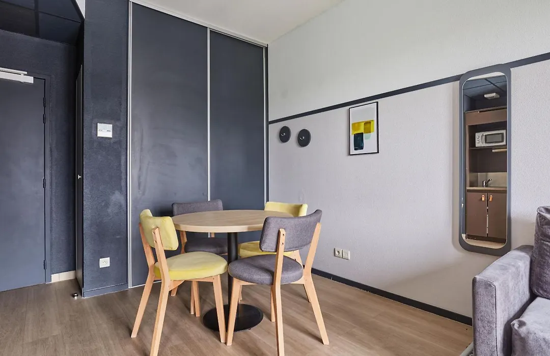Appart'Hotel Odalys City - Bioparc Lyon Est-1