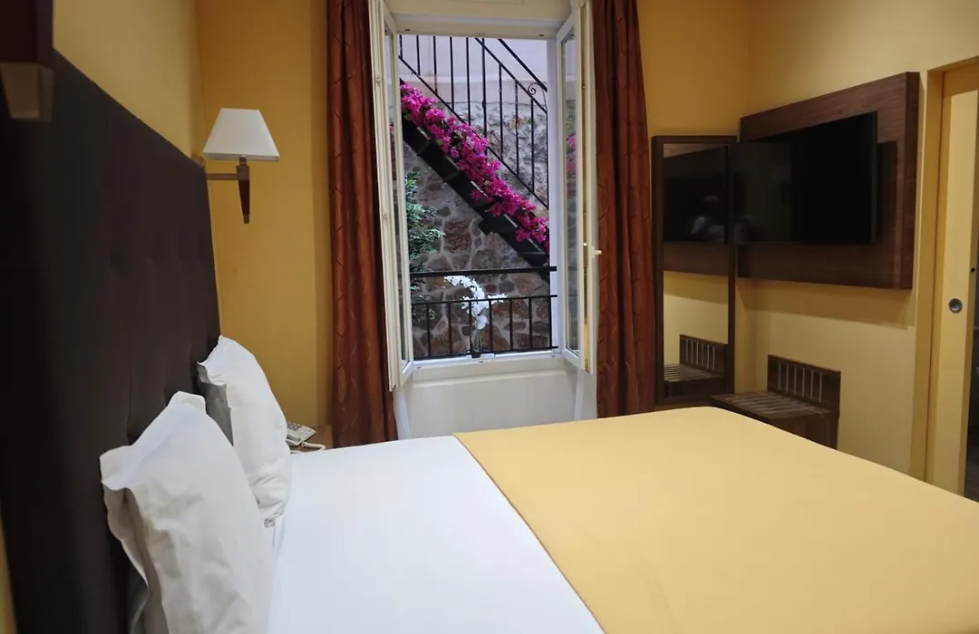 Hotel Capitole-1