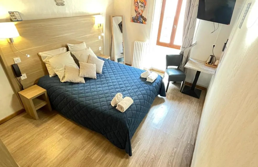 Hôtel Du Cheval Blanc Barcelonnette-1