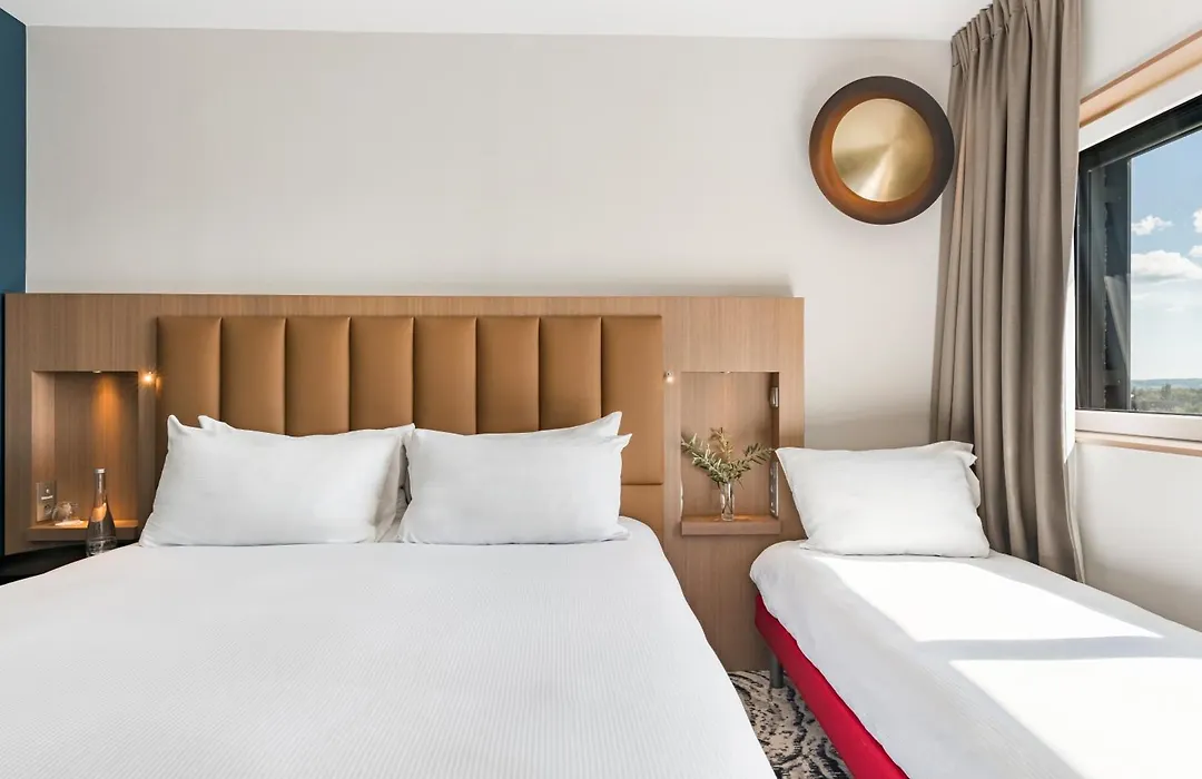 Doubletree By Hilton Lyon Eurexpo & Spa-1
