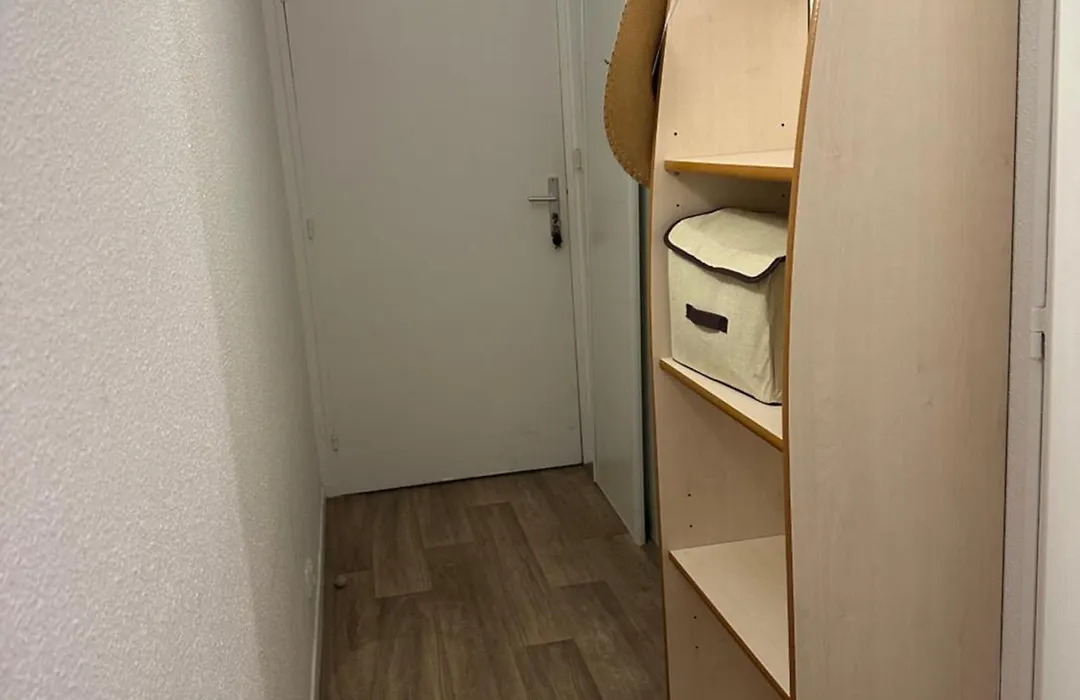 Cozy Studio In La Defense-1