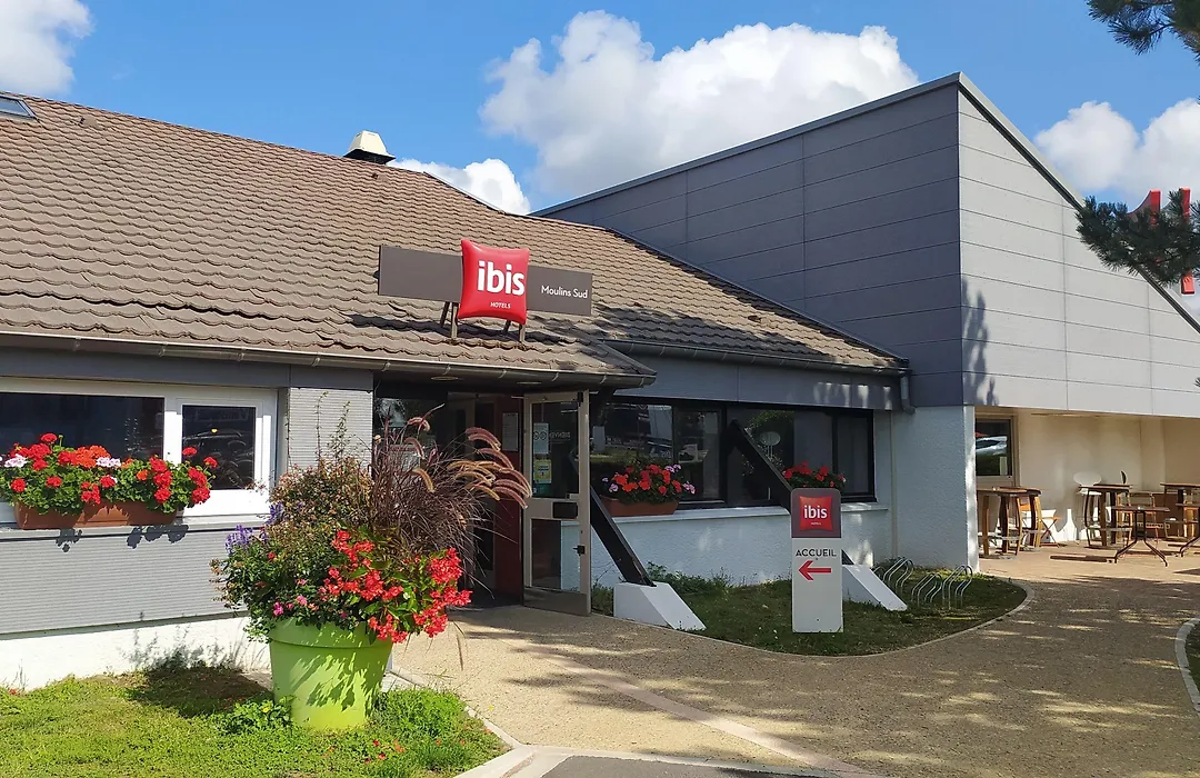 Ibis Moulins-1
