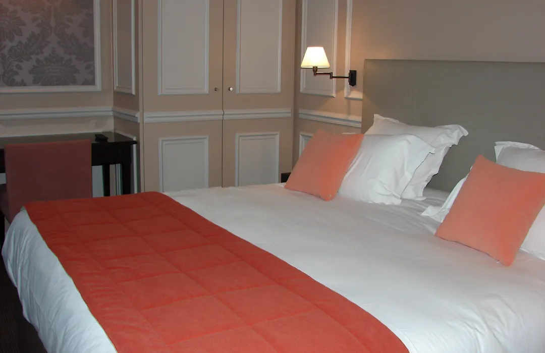 Hotel De L'Universite-1