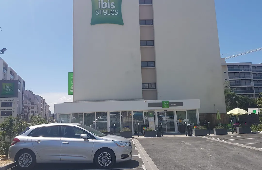 Ibis Styles Annemasse Genève-1