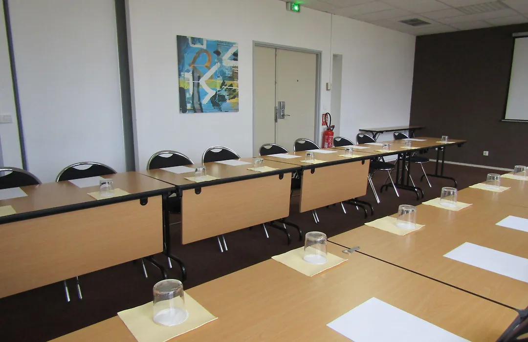 Comfort Hotel Aeroport Lyon St Exupery-1