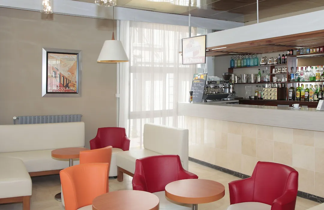 Hotel Sainte Suzanne-1