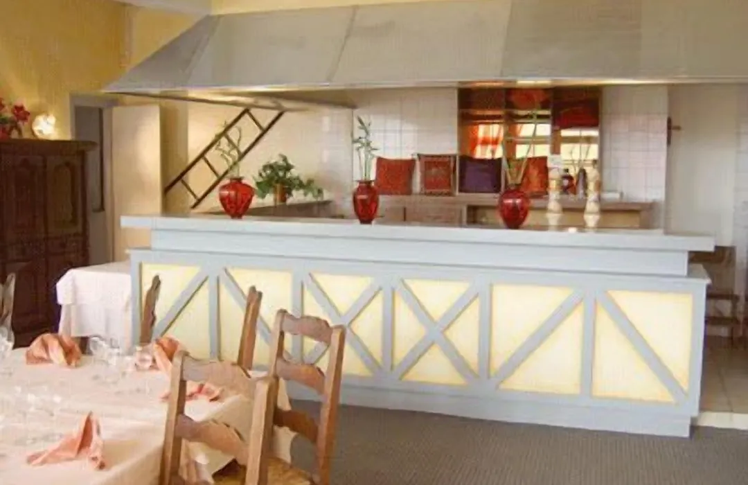 Logis Hôtel Restaurant l'Auberge Normande-1