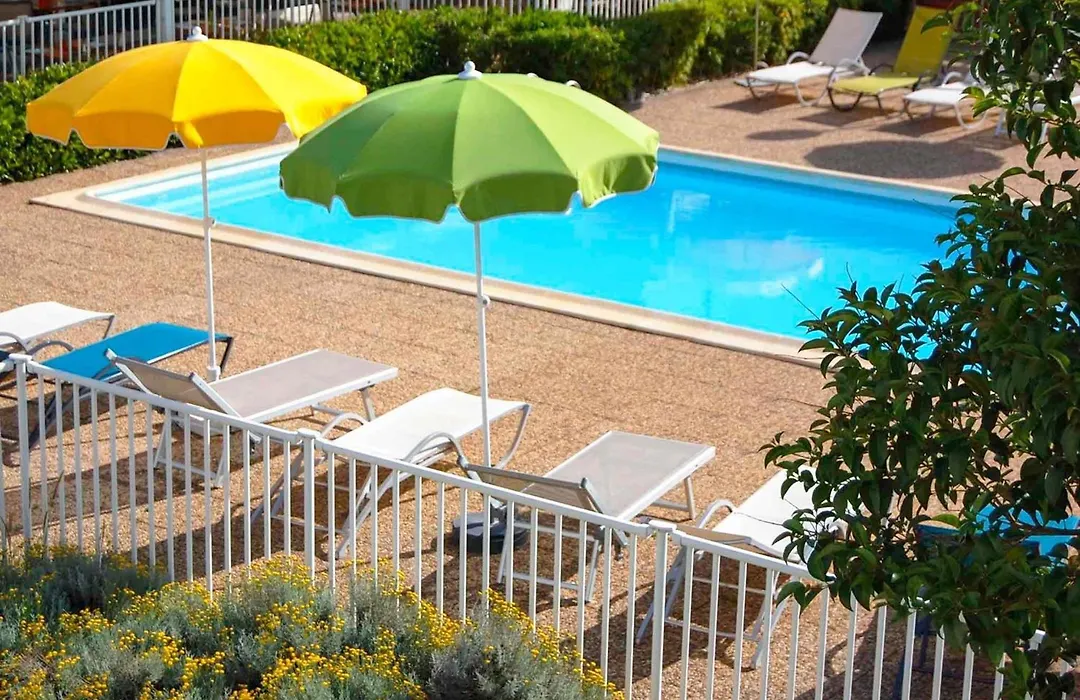 ibis Styles Marseille Aéroport-1