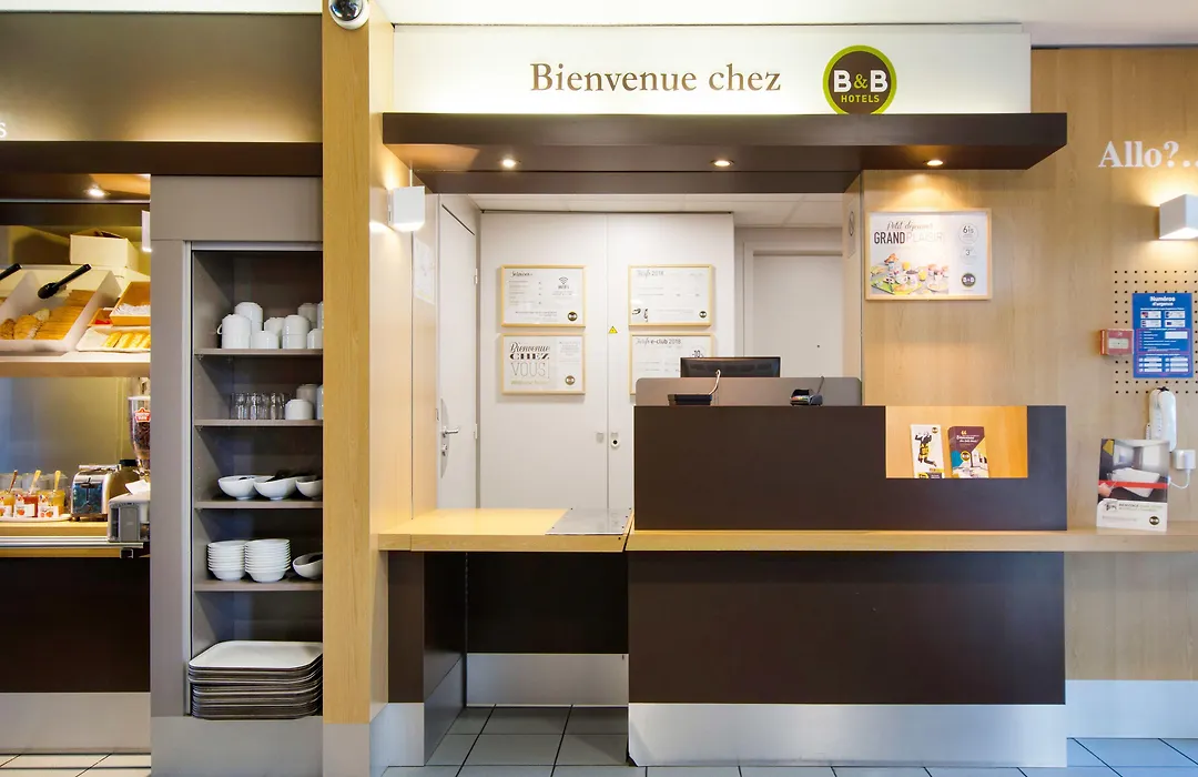 B&B Hotel Chartres Le Forum-1
