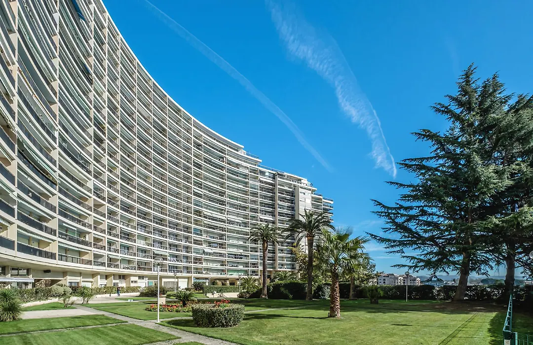 Appart Hotel Mandelieu-1