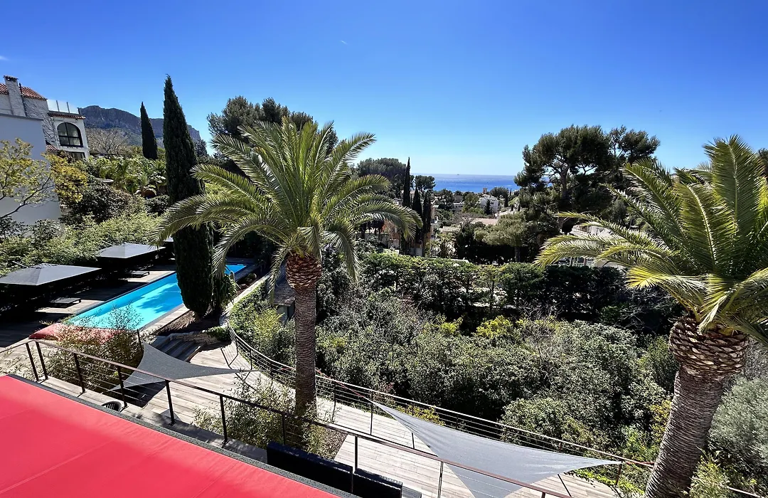 The Address Cassis-1