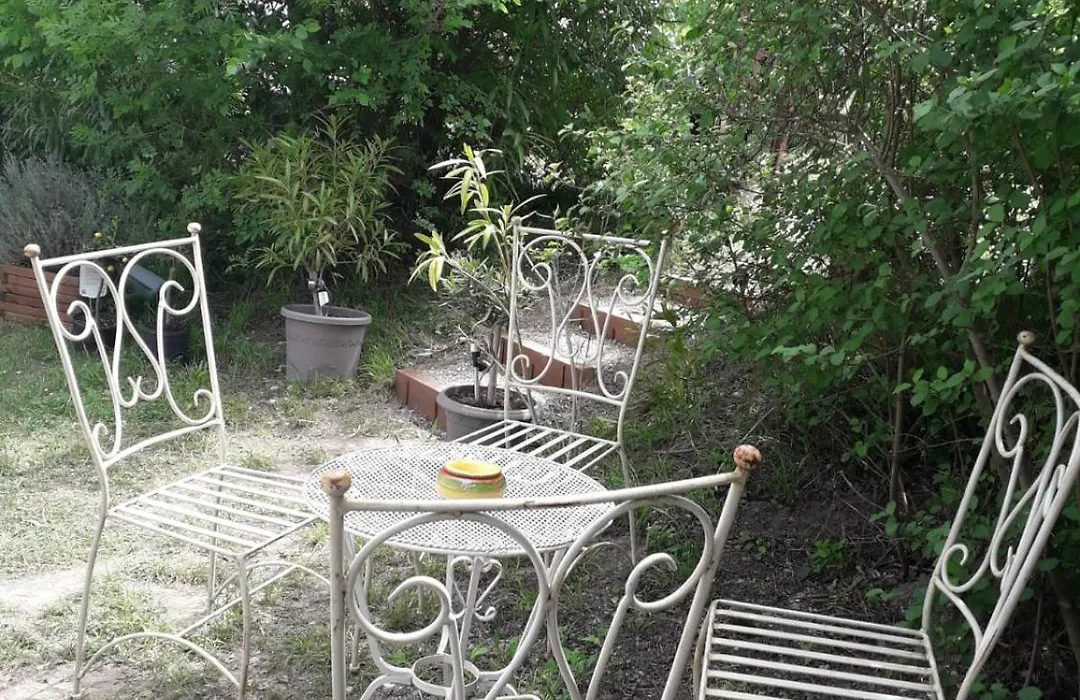 Peniche Caroline, chambres climatisées, petit dejeuner compris, cyclistes bienvenus-1