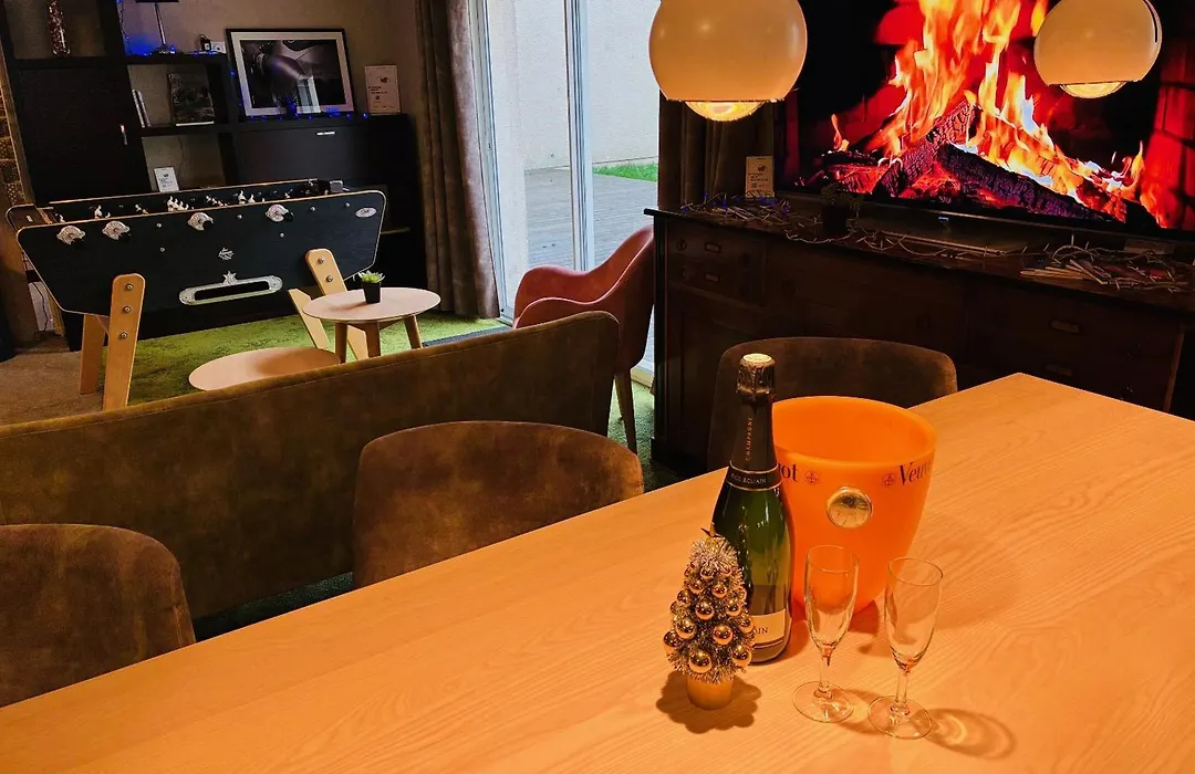 Hotel The Originals Bernay Acropole-1