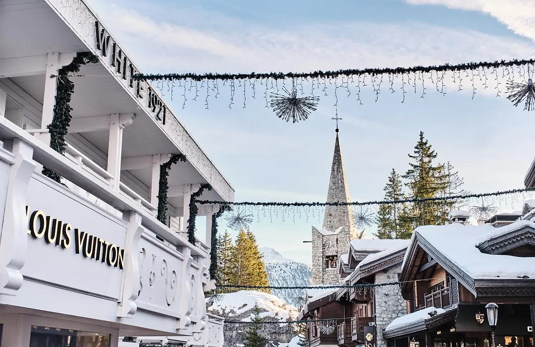 Lake Hotel Courchevel 1850-1