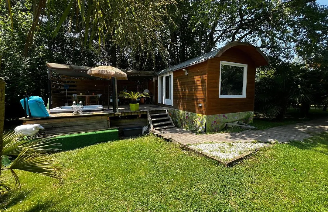 MAROSENIA TTIKI - Cabanes et Spa-1