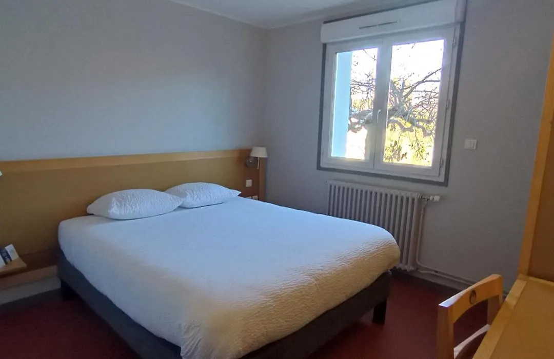 Logis Hotel Le Cygne-1