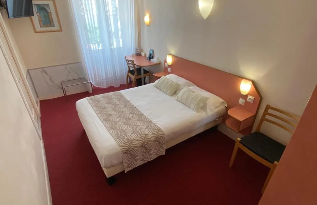 Nouvel Hotel-1