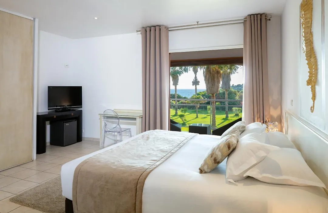 Hotel Le Ruesco-1