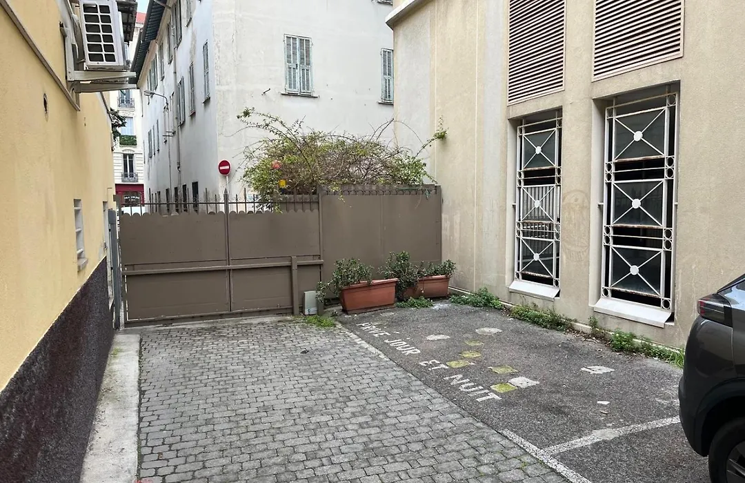 Nice-Duplex-Plage-Parking-Cimatisation-1
