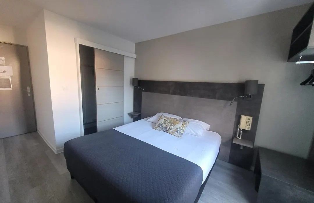Hotel Novella Nantes Centre Gare-1