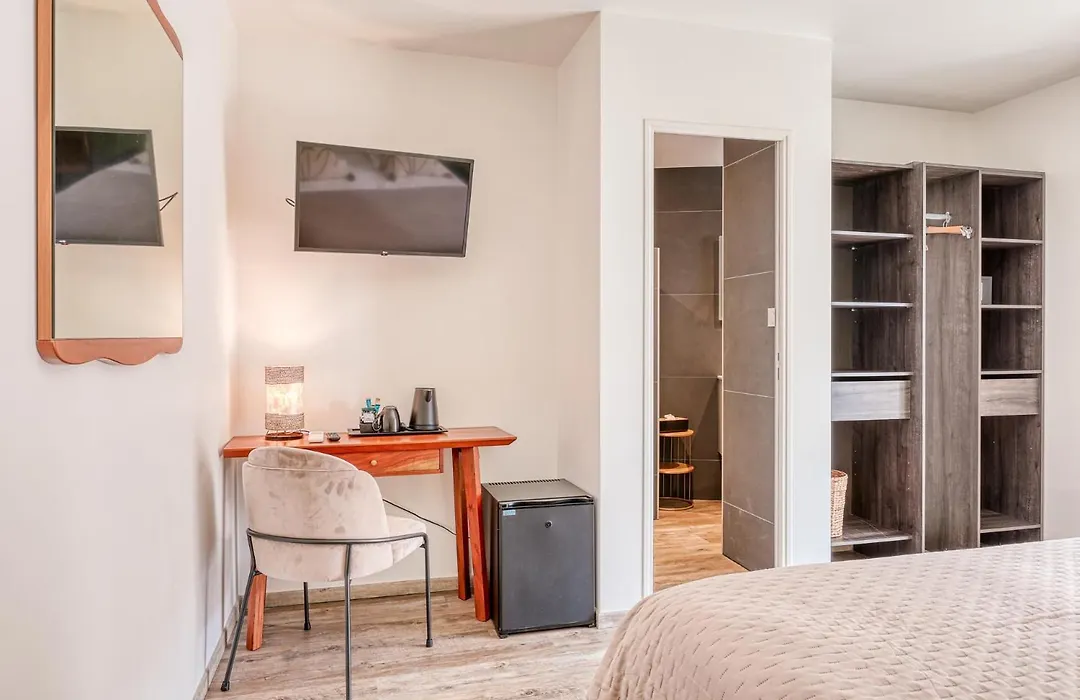 Anglade Hotel-1