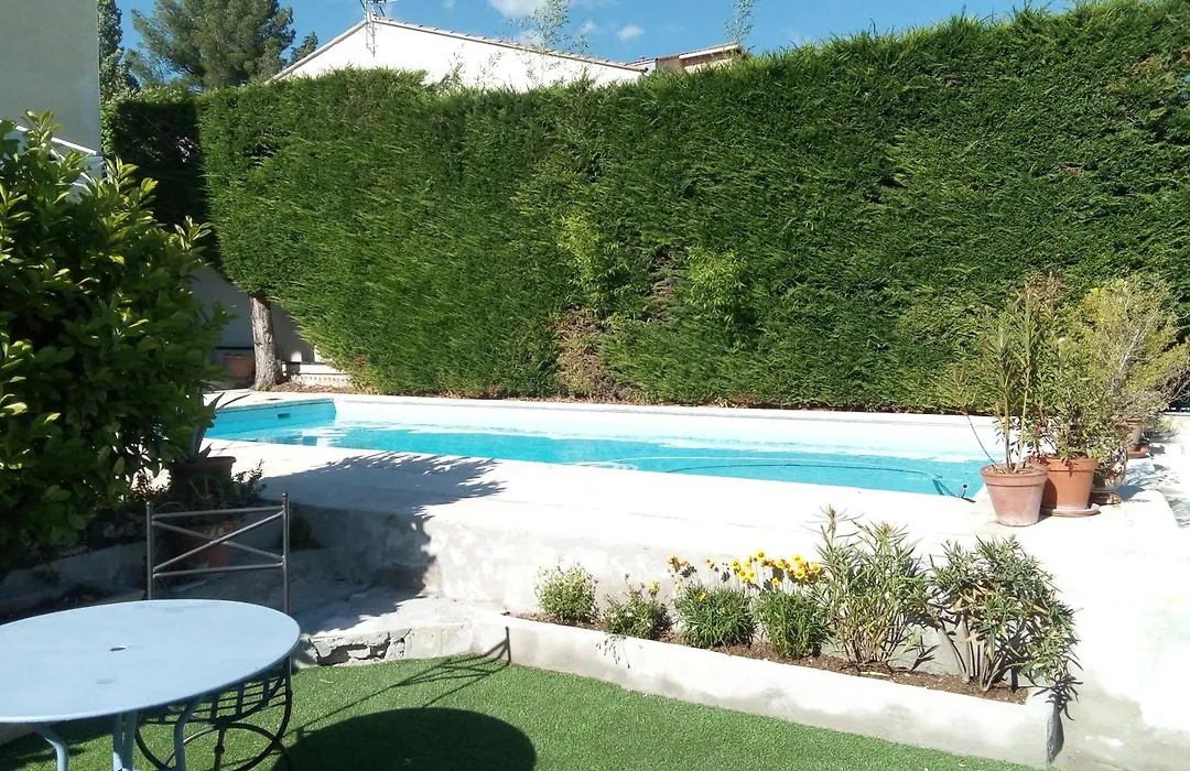 Hote-Aix-Centre-garage-piscine-1