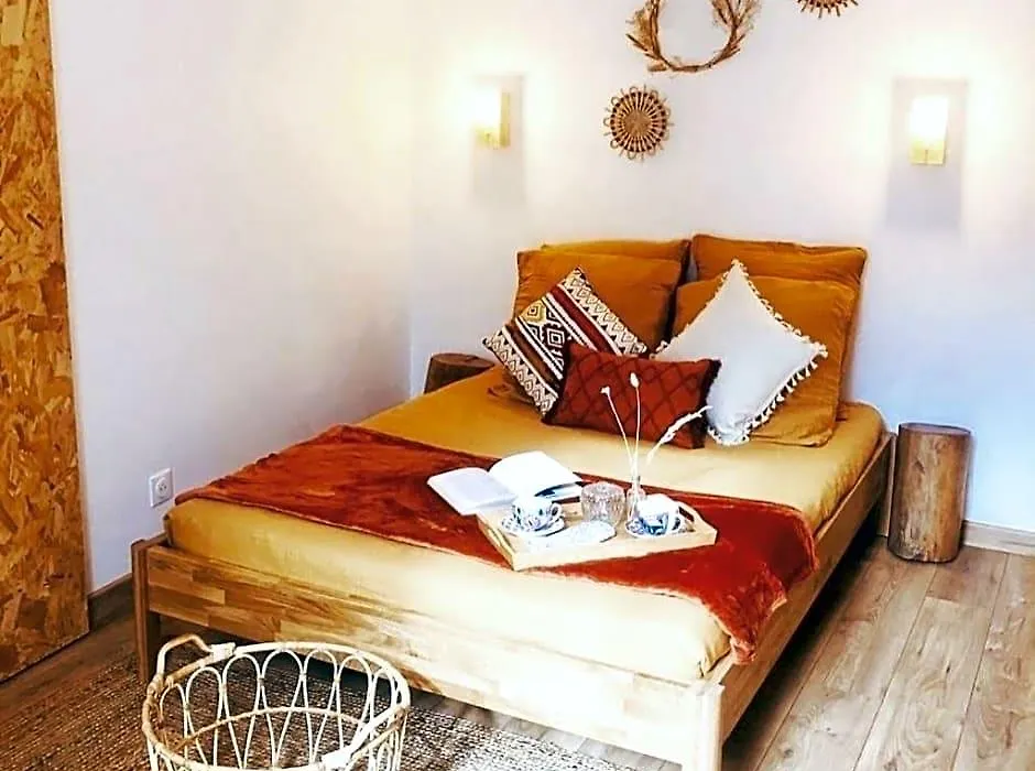 Hôtes de Maïa Chambre d'hôtes chez l'habitant-1