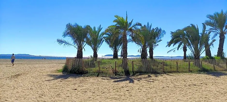 chambres côté plage, aperçu mer, côté plage et aéroport, climatisées et parking gratuit-1