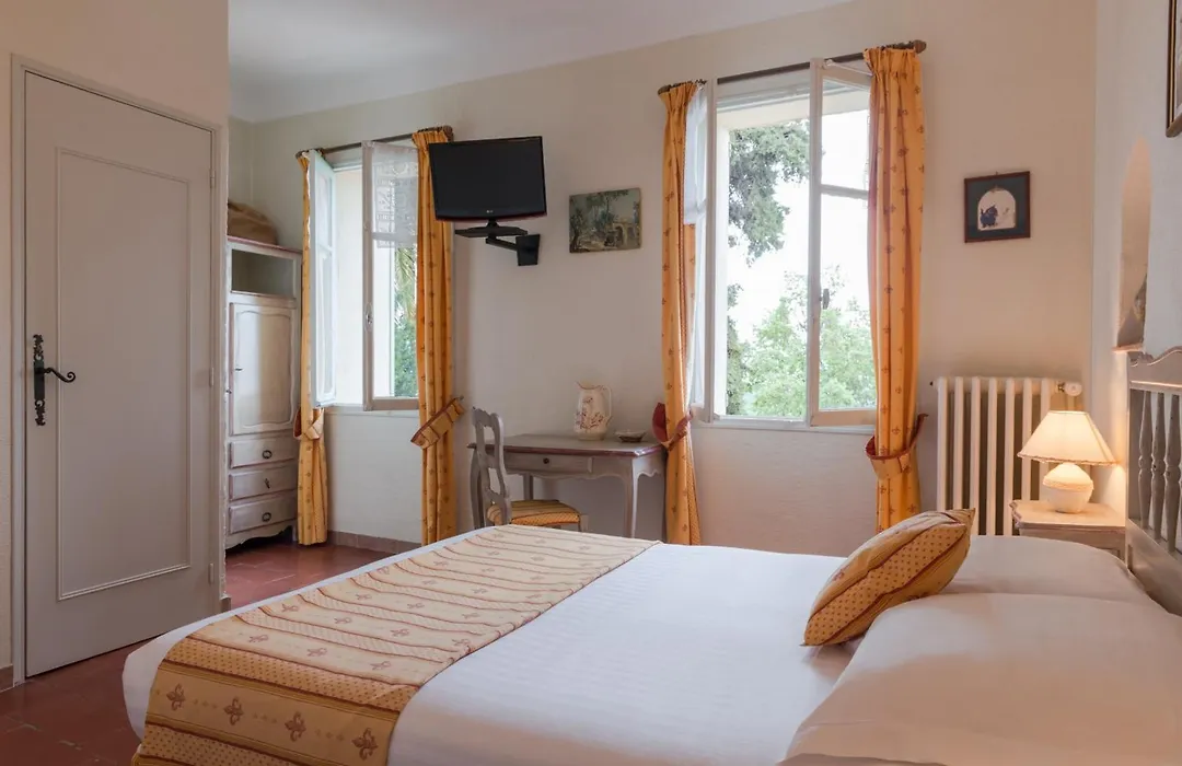 Logis Hôtel La Bellaudière-1