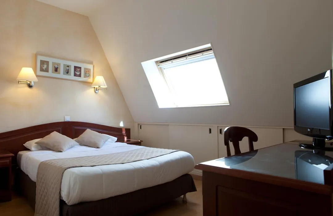 Hotel Cosmotel Marais Republique Paris-1