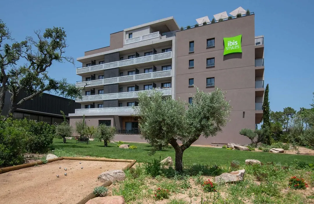 Ibis Styles Porto Vecchio-1