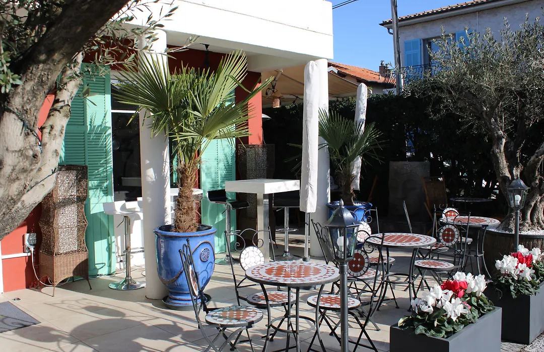 La Villa des Oliviers HOTEL DE CHARME-1