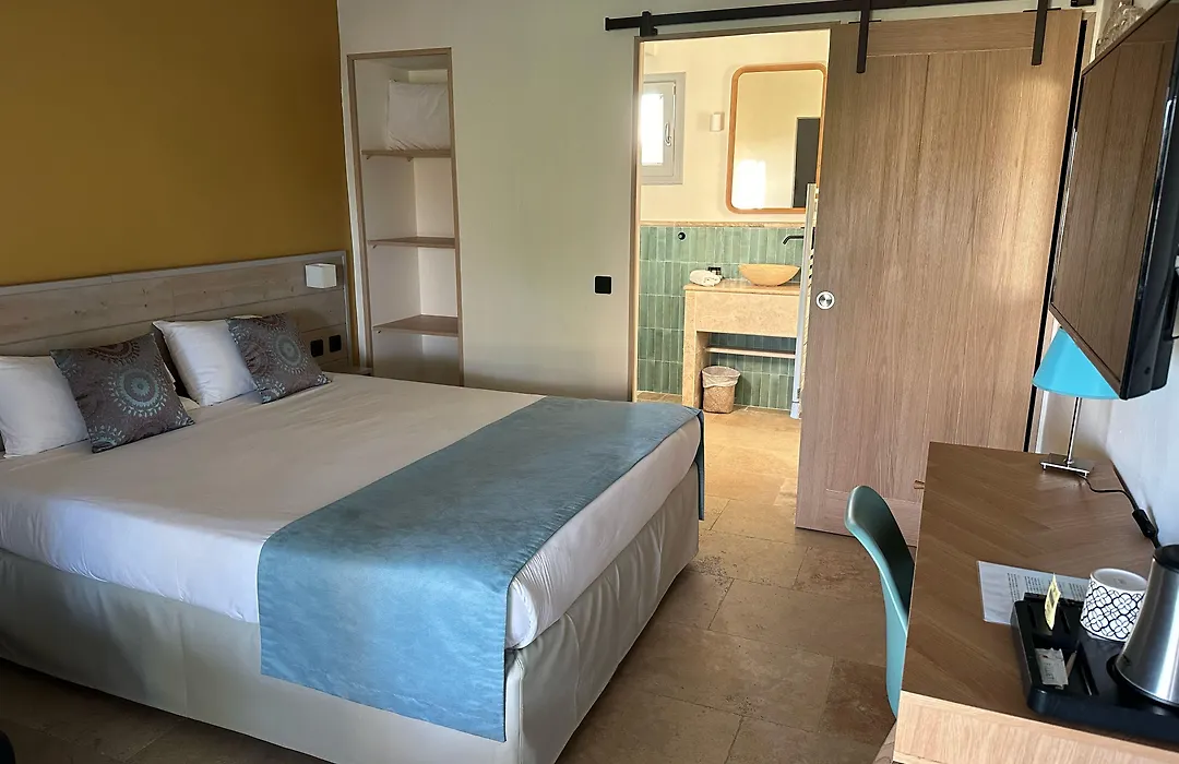 Hotel Mas Des Barres-1