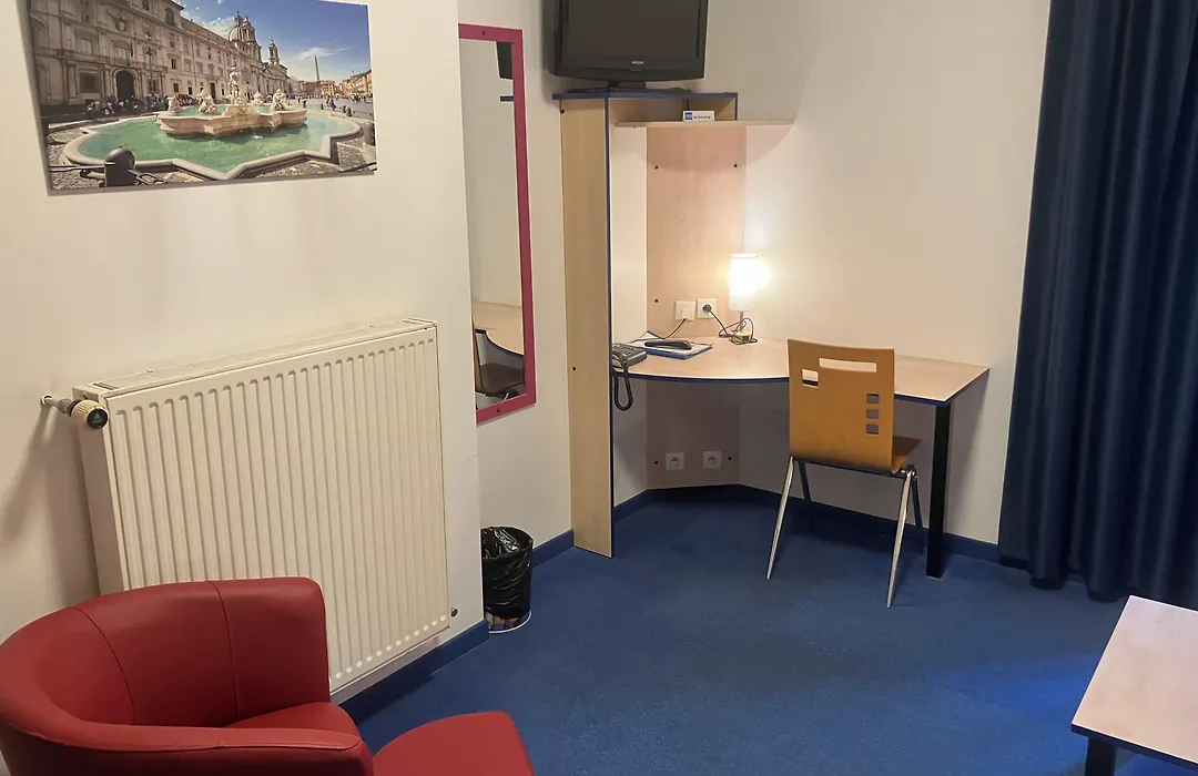 Hotel César climatisation dans la majorité des chambres Centre-ville Gare Charleville-Mézières-1
