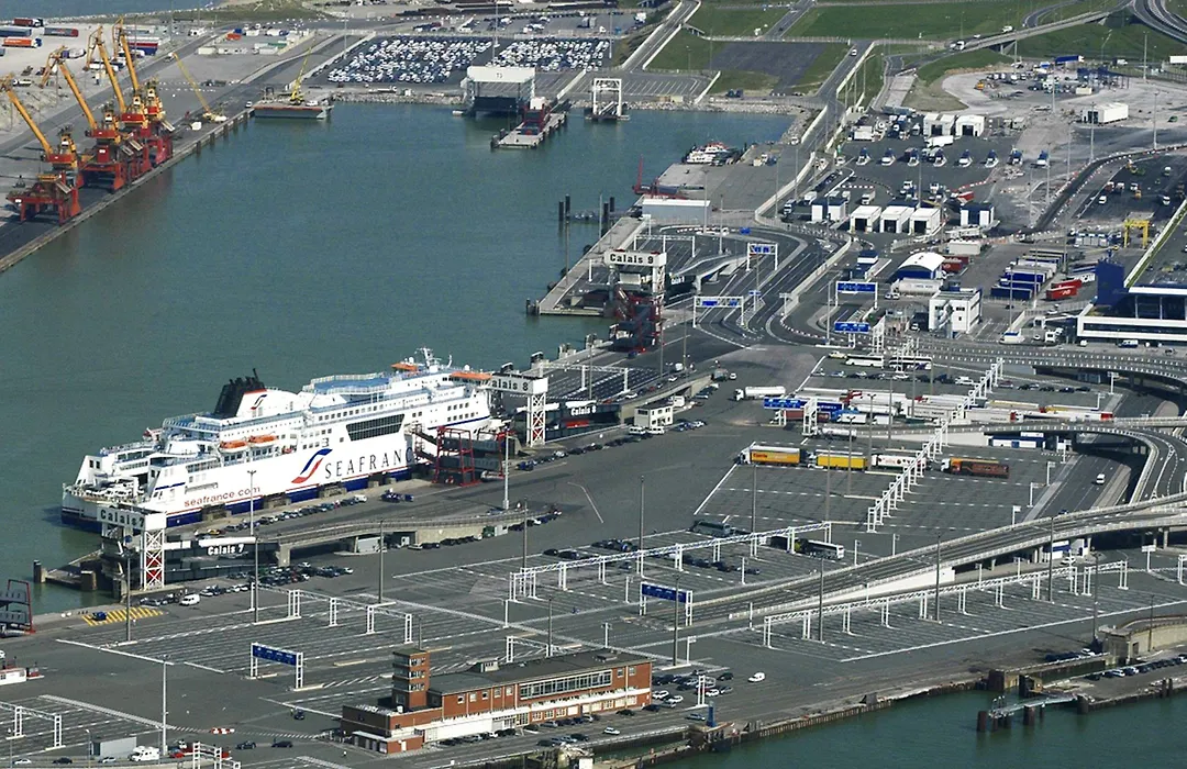 Holiday Inn Calais - Centre Car Ferry By Ihg-1
