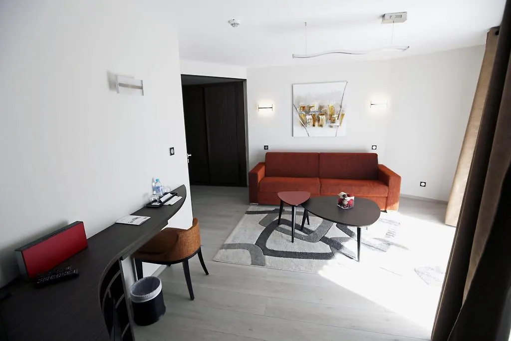 Host & Vinum - Le Clos Des Pins-1
