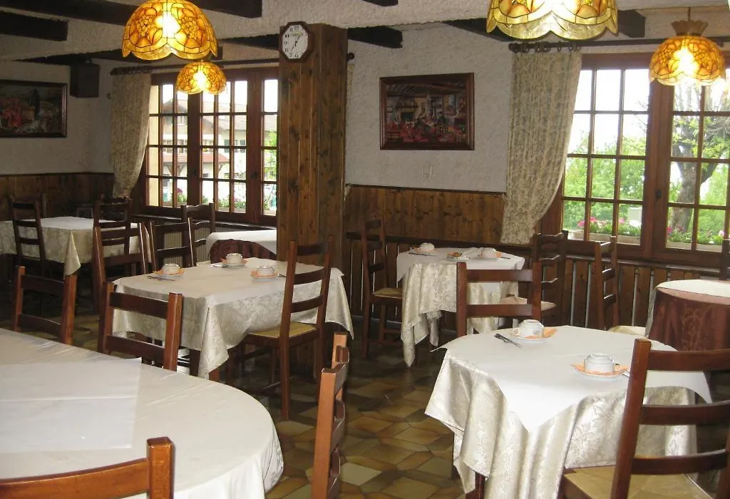 Hotel Les Pavillons Du Golf-1