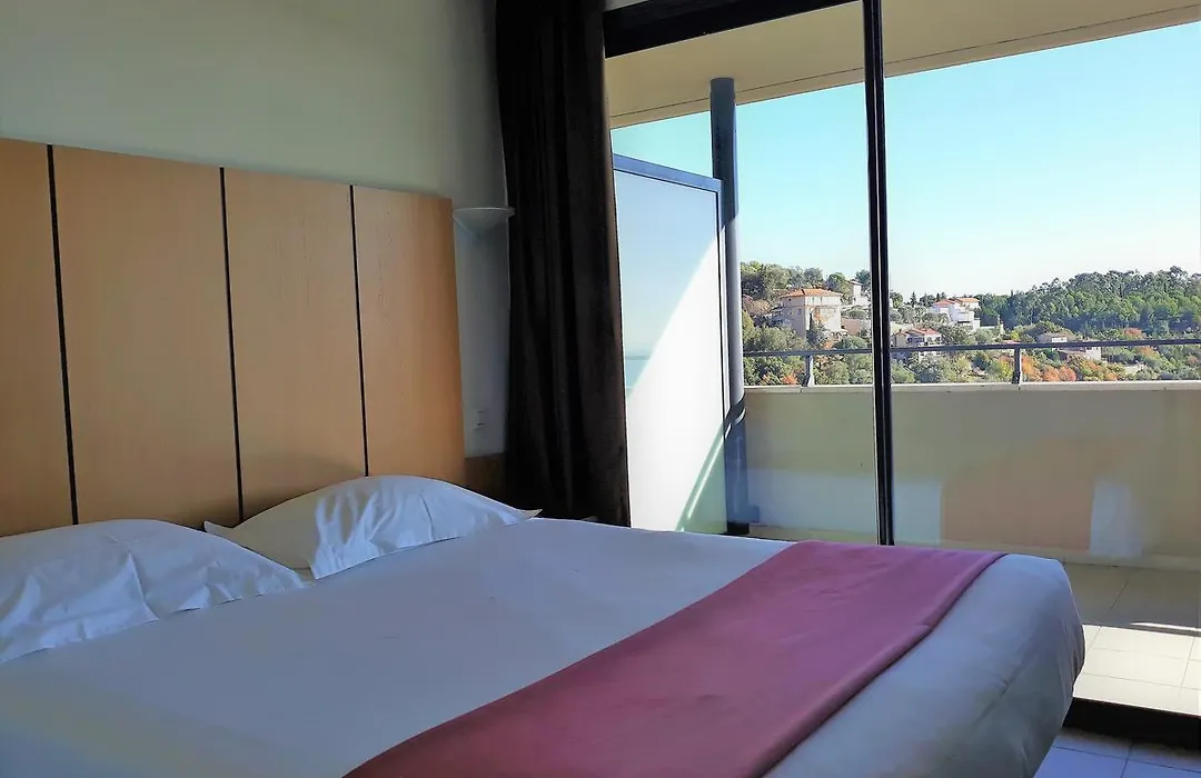 Eza Vista-1