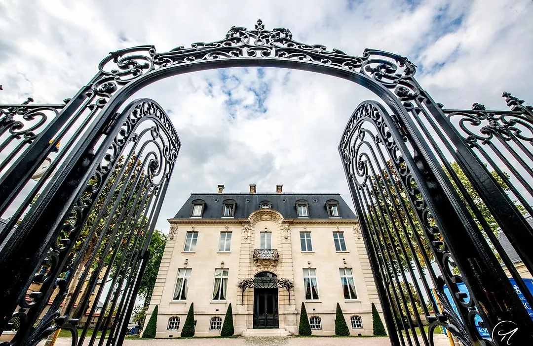 Les Suites Du Champagne De Venoge-1